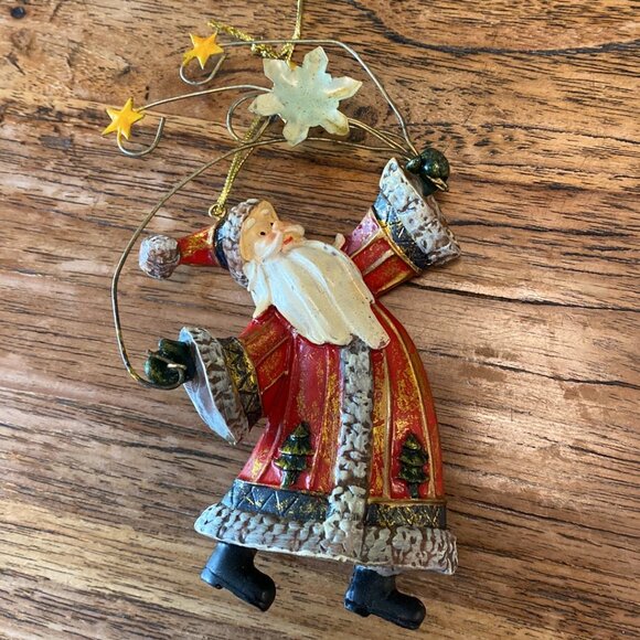 Five Vintage Resin Santa Ornaments (Red Suits) - Picture 8 of 10